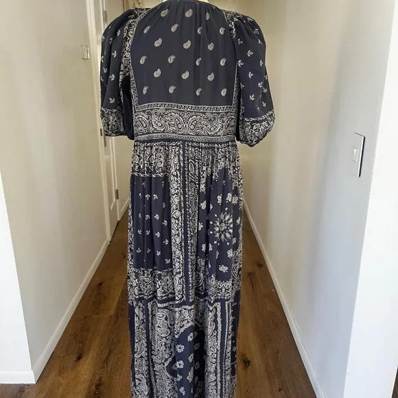 The Great dress - Picture 3 of 3